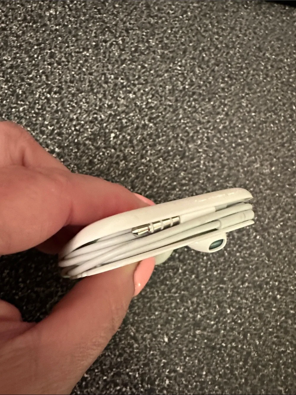 Apple OME White Wired Earbuds with Carrying Case